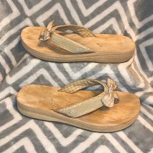 Sketchers Cali size 10 flip flops